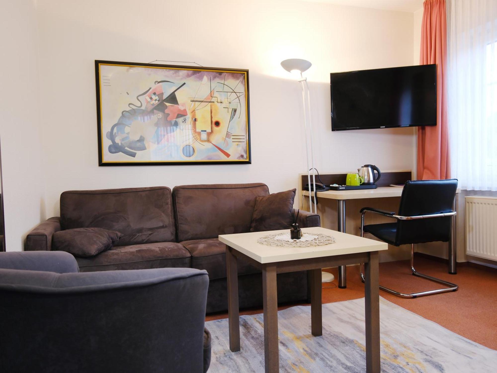 Hotel Burgklause Nickenich Bagian luar foto