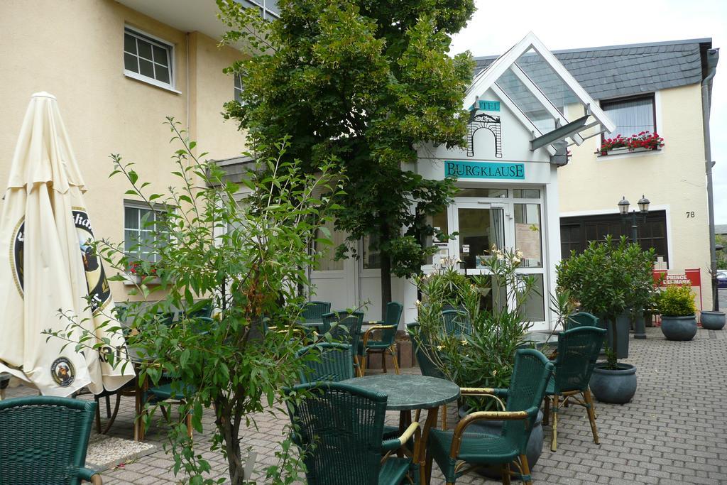 Hotel Burgklause Nickenich Bagian luar foto